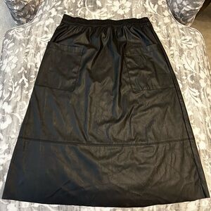 faux leather  Black Midi Skirt nwt